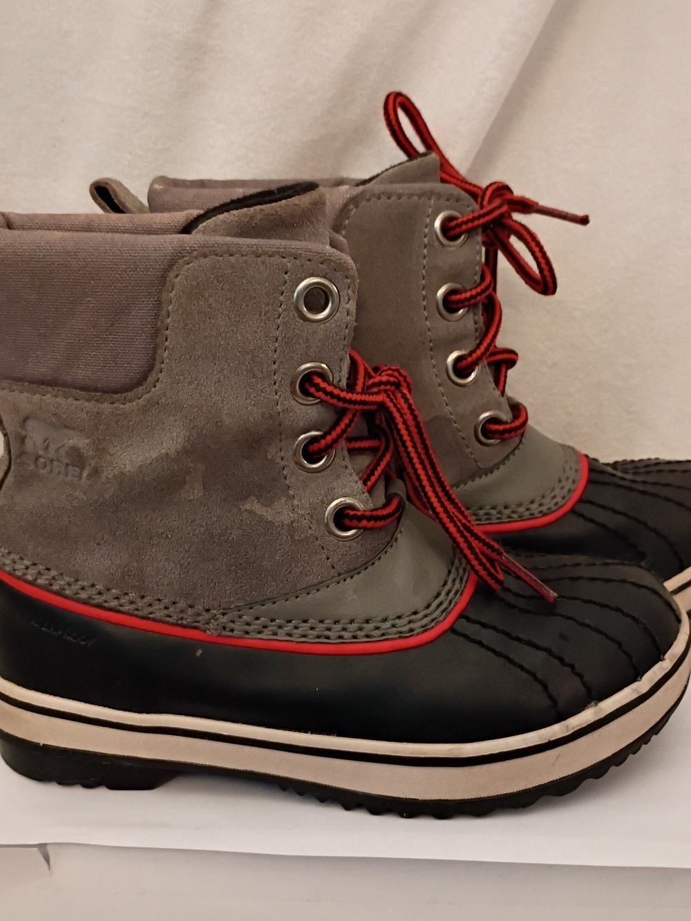Sorel Kids Gray and Black Duck Boots with Red Laces